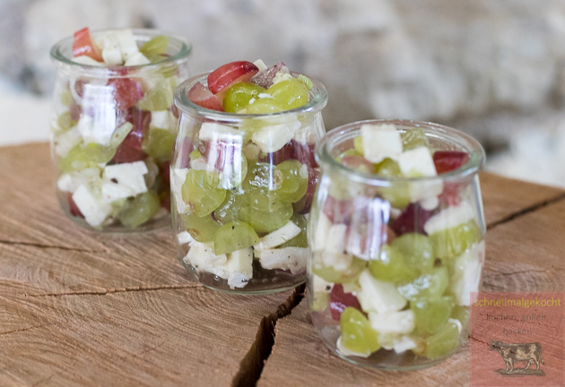 Traubensalat mit Camembert – schnellmalgekocht